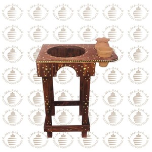 قاعدة زير خشب بني فاتح