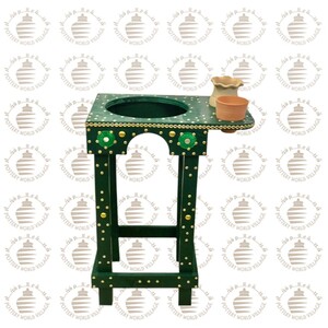 قاعدة زير خشب أخضر غامق